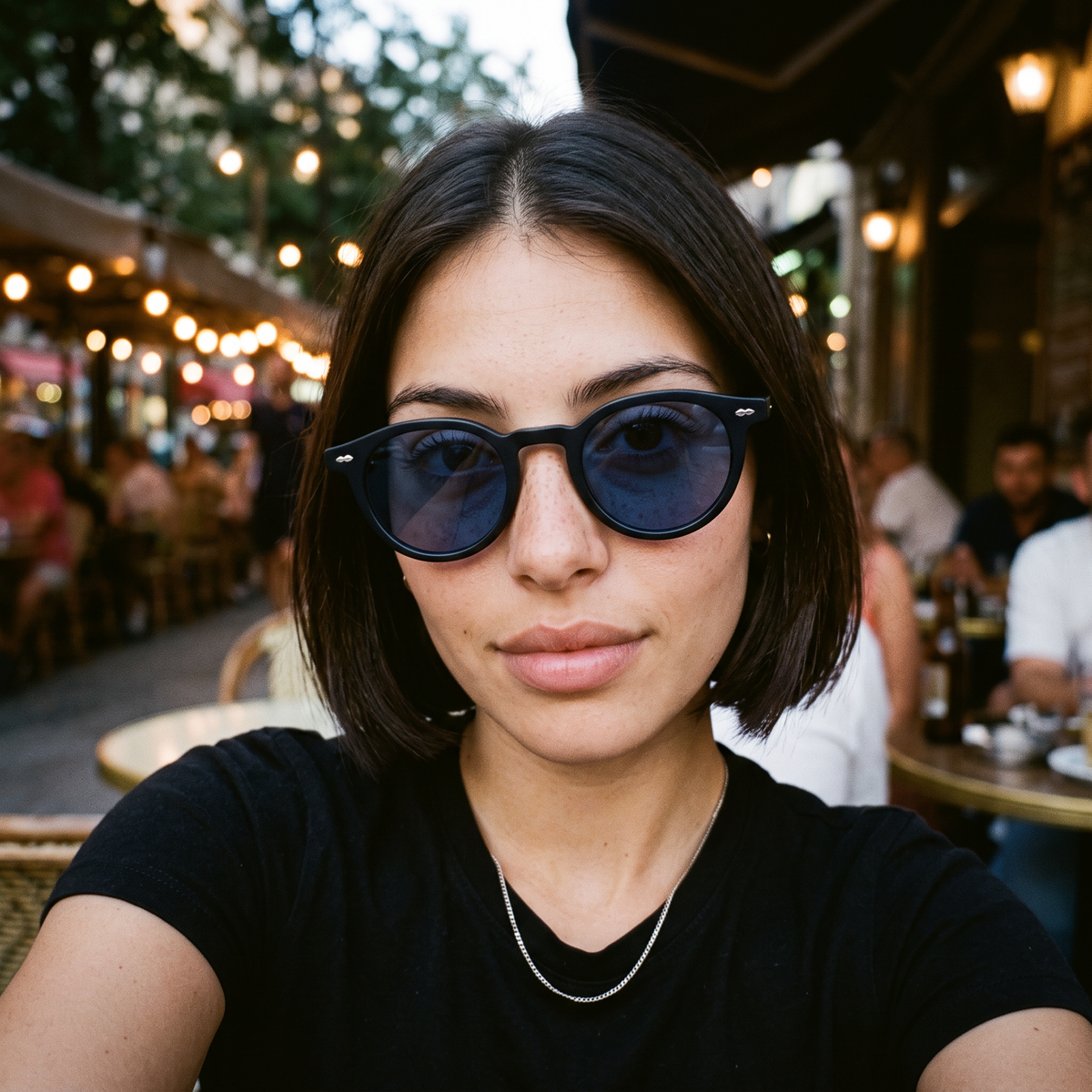 Halo black/navy on face
