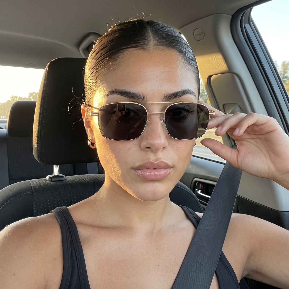 Lumen champagne/black on face